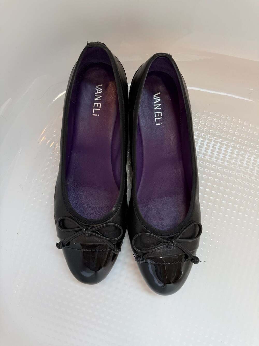 Vaneli Purple Collection Pontus Black Napa Low Wedge size 9 M